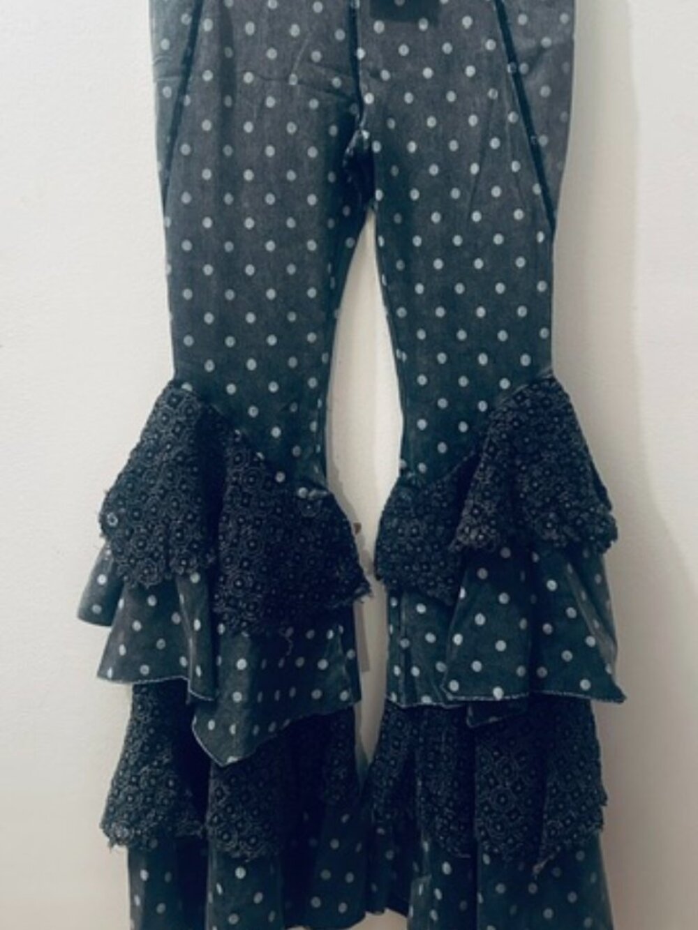 A Rare Bird Bold Black Polka Dot Tiered Ruffle Soft Stretchy Pocket Leggings NWT - Picture 9 of 16